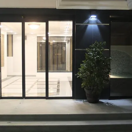 Golden Sea View ポモリエ