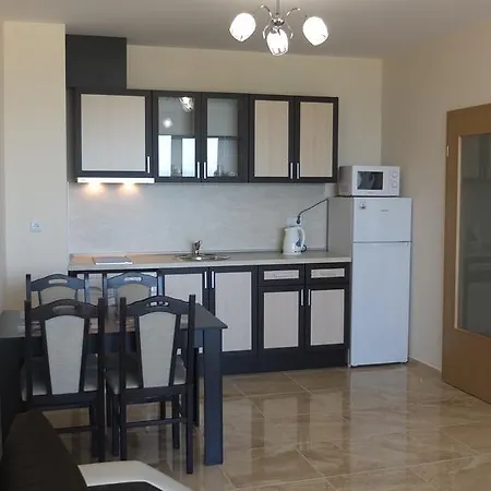 Golden Sea View ポモリエ