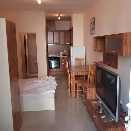 Golden Sea View * ポモリエ