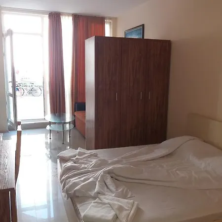 Golden Sea View ポモリエ