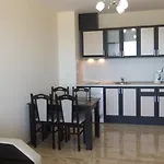 Апартамент Golden Sea View *