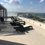 Golden Sea View Апартамент
