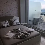 Апартамент Golden Sea View Поморие