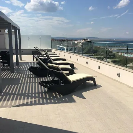 Golden Sea View Apartament