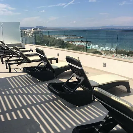 Golden Sea View Apartament