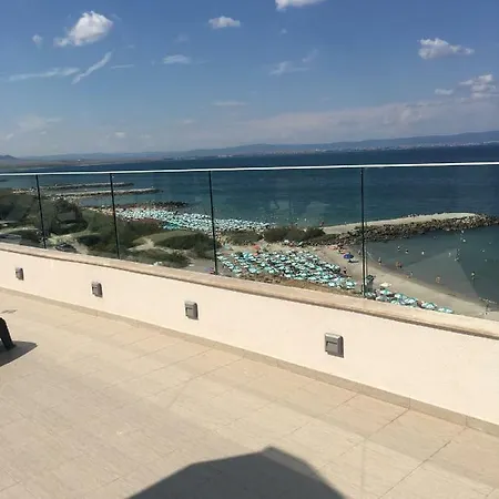 Golden Sea View Apartament *