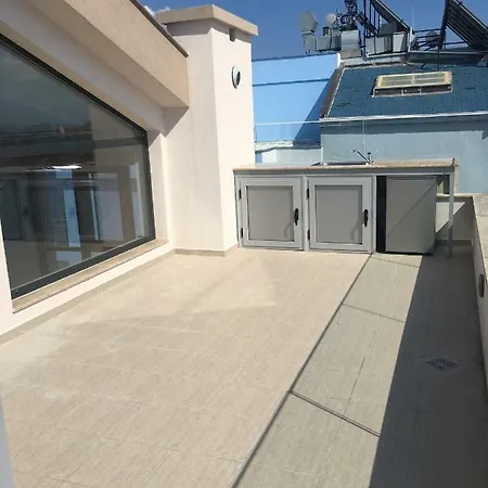 Golden Sea View Apartment