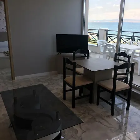 Apartament Golden Sea View