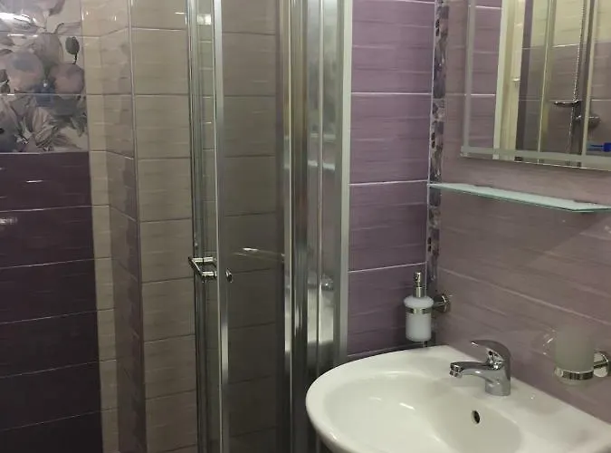 Golden Sea View 公寓 *